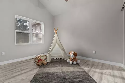 Bedroom - 5358 Pennsylvania Ave, Appleton, WI 54914 photo 1 of 3