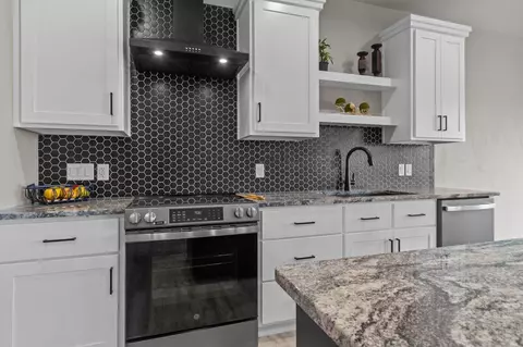 Kitchen - 5358 Pennsylvania Ave, Appleton, WI 54914 photo 6 of 6