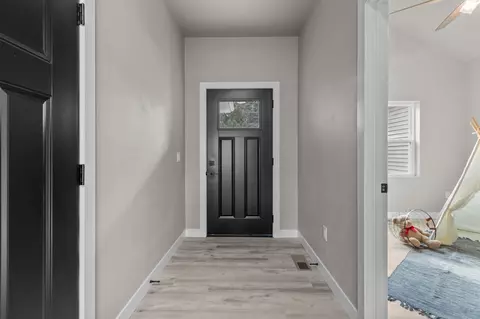 Entry Way - 5358 Pennsylvania Ave, Appleton, WI 54914 photo 1 of 4