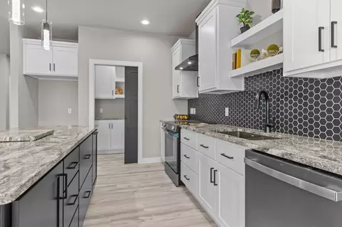 Kitchen - 5358 Pennsylvania Ave, Appleton, WI 54914 photo 5 of 6