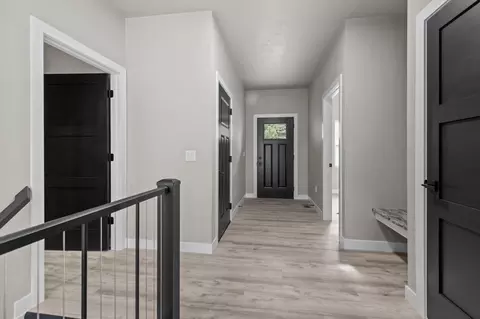 Entry Way - 5358 Pennsylvania Ave, Appleton, WI 54914 photo 2 of 4
