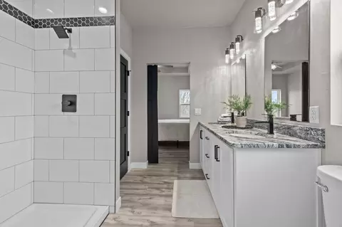 Bath - 5358 Pennsylvania Ave, Appleton, WI 54914 photo 1 of 4