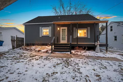 323 Front St, Pulaski, WI 54162