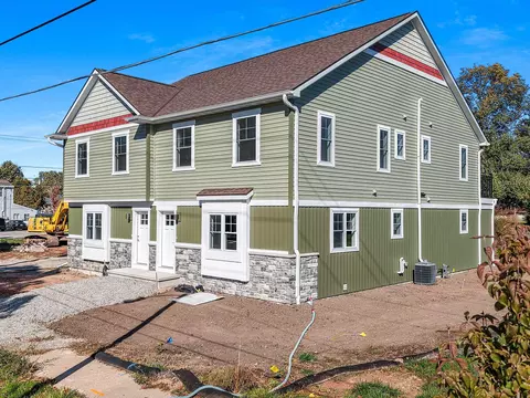 418 4th St, Green Bay, WI 54303