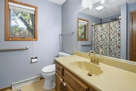 Bath - 4710 W Sunflower Rd, Appleton, WI 54914 photo 1 of 5