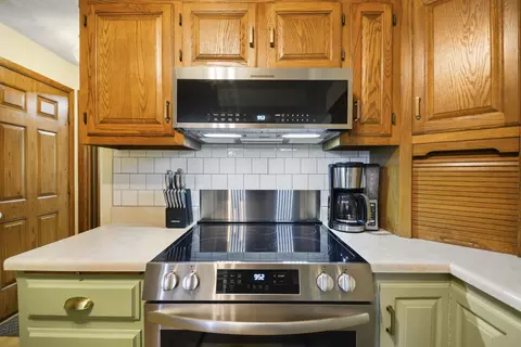 Kitchen - 4710 W Sunflower Rd, Appleton, WI 54914 photo 2 of 3