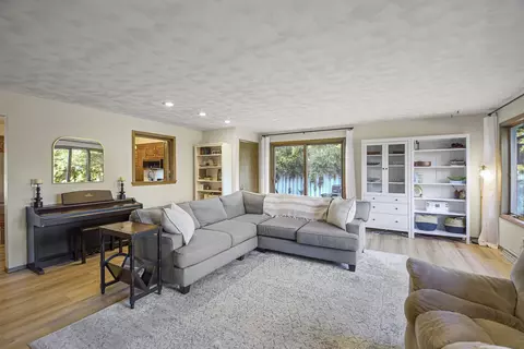 Living - 4710 W Sunflower Rd, Appleton, WI 54914 photo 3 of 5