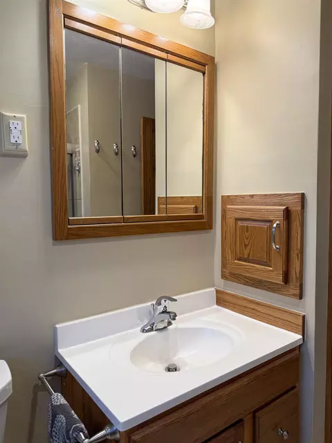 Bath - 1106 E Byrd St, Appleton, WI 54911 photo 3 of 4