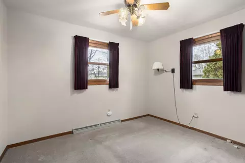 Bedroom - 2109 E College Ave, Appleton, WI 54915 photo 2 of 5