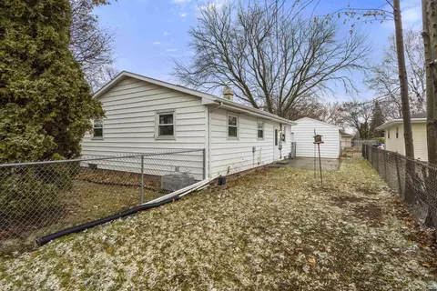 Exterior - 2109 E College Ave, Appleton, WI 54915 photo 3 of 7