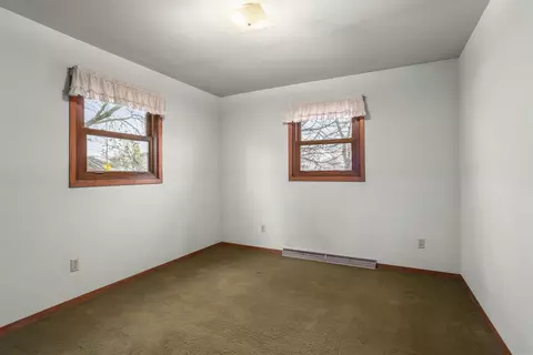 Bedroom - 2109 E College Ave, Appleton, WI 54915 photo 4 of 5