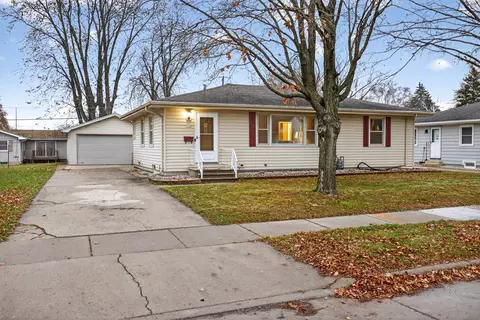 154 N Lark St, Oshkosh, WI 54902