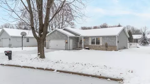Exterior - 3248 S Blue Spruce Ln, Appleton, WI 54915 photo 6 of 6