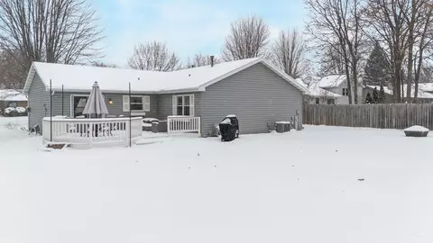 Exterior - 3248 S Blue Spruce Ln, Appleton, WI 54915 photo 4 of 6