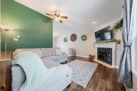 Living - 3248 S Blue Spruce Ln, Appleton, WI 54915 photo 2 of 3