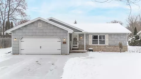 3248 S Blue Spruce Ln, Appleton, WI 54915