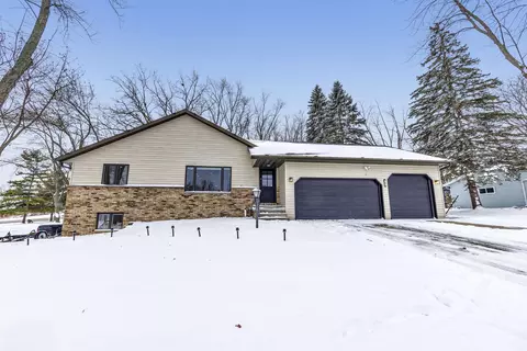 1091 Circle Dr, Green Bay, WI 54313