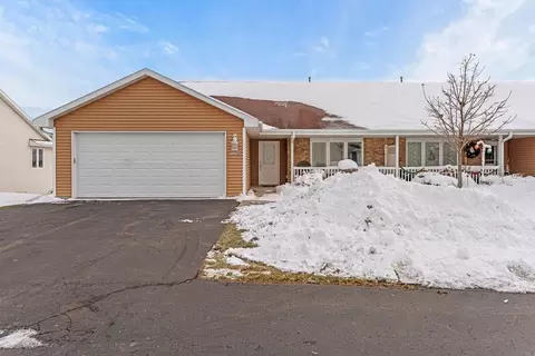 3225 White Tail Ln #A, Oshkosh, WI 54904