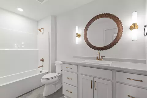 Bath - 3621 E Gladiolus Pl, Appleton, WI 54913 photo 5 of 5