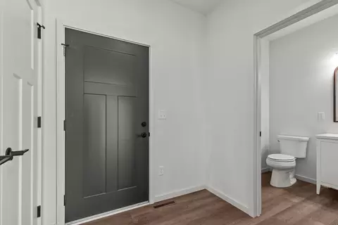 Entry Way - 3621 E Gladiolus Pl, Appleton, WI 54913 photo 1 of 5