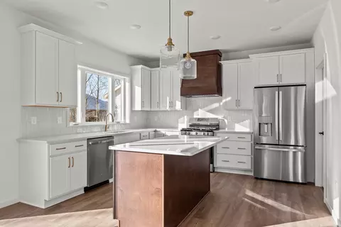 Kitchen - 3621 E Gladiolus Pl, Appleton, WI 54913 photo 4 of 5