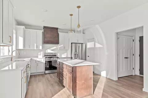 Kitchen - 3621 E Gladiolus Pl, Appleton, WI 54913 photo 3 of 5
