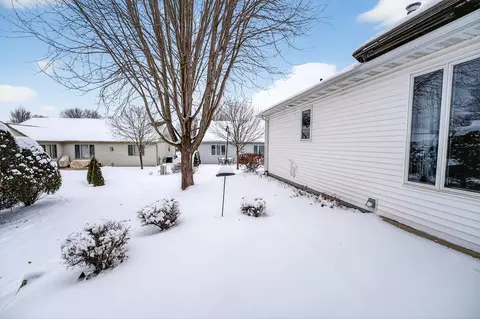 Exterior - 4307 N Marshall Heights Ave, Appleton, WI 54913 photo 2 of 3
