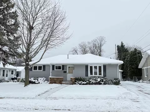 1406 Henry St, Neenah, WI 54956