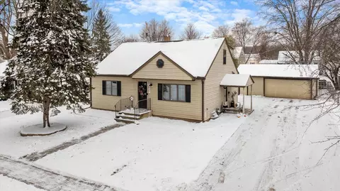 1021 Royal Blvd, Green Bay, WI 54303