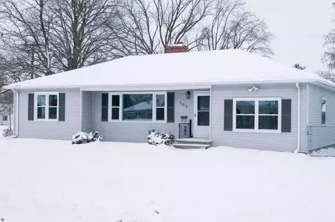703 Thrush St, Green Bay, WI 54303