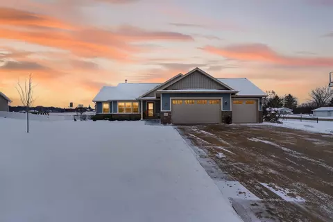 w7295 Midnight Way, Greenville, WI 54942