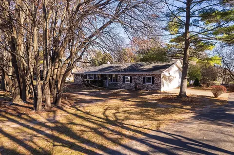 1164 Beechwood Dr, Green Bay, WI 54313