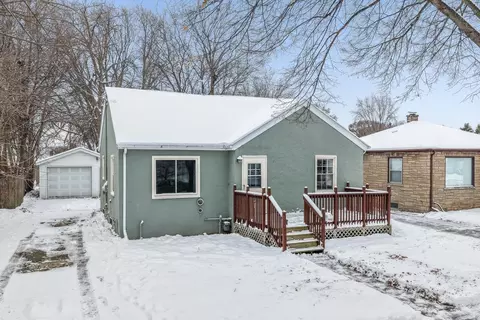 1536 Smith St, Green Bay, WI 54302