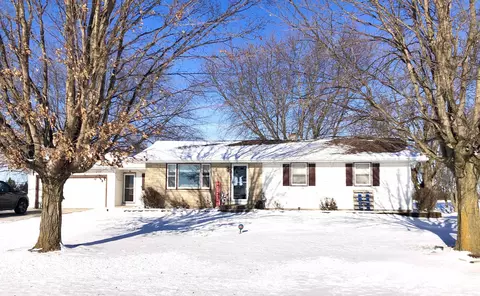 328 E Main St, Hilbert, WI 54129 photo 1