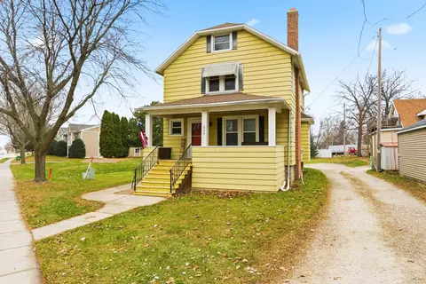 609 W Scott St, Fond Du Lac, WI 54937