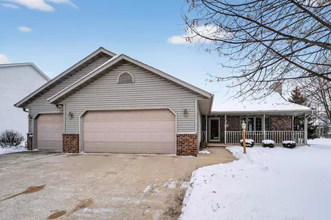 885 Driftwood Dr, Brillion, WI 54110
