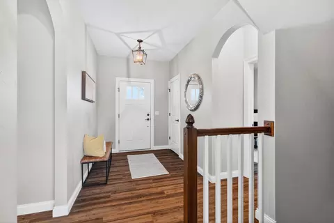 Entry Way - 4620 N Lightning Dr, Appleton, WI 54913 photo 1 of 5