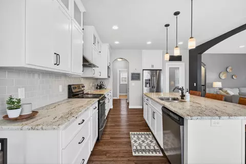 Kitchen - 4620 N Lightning Dr, Appleton, WI 54913 photo 6 of 6