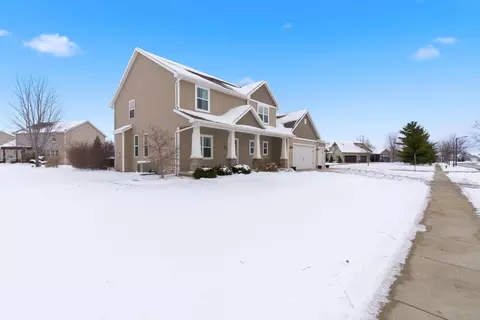 Exterior - 4620 N Lightning Dr, Appleton, WI 54913 photo 6 of 11