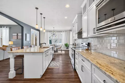 Kitchen - 4620 N Lightning Dr, Appleton, WI 54913 photo 1 of 6