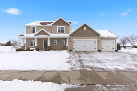 Exterior - 4620 N Lightning Dr, Appleton, WI 54913 photo 2 of 11