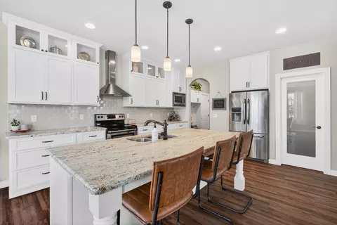 Kitchen - 4620 N Lightning Dr, Appleton, WI 54913 photo 3 of 6