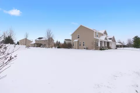 Exterior - 4620 N Lightning Dr, Appleton, WI 54913 photo 7 of 11