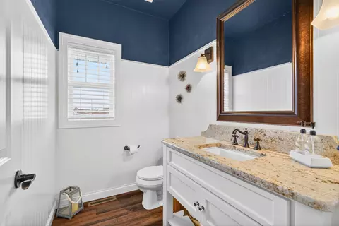Bath - 4620 N Lightning Dr, Appleton, WI 54913 photo 1 of 7