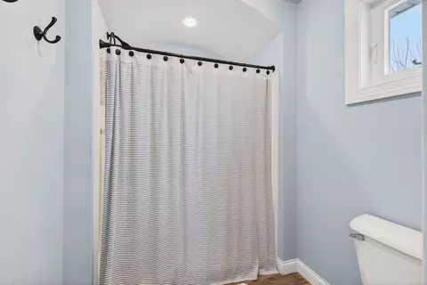 Bath - 4620 N Lightning Dr, Appleton, WI 54913 photo 5 of 7