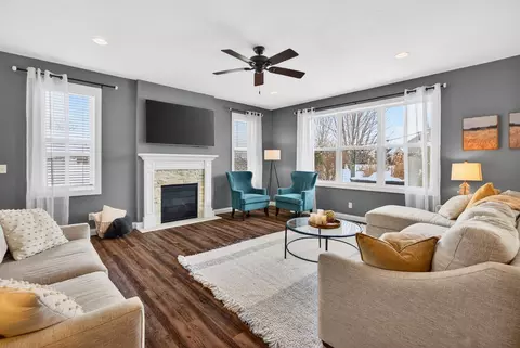 Living - 4620 N Lightning Dr, Appleton, WI 54913 photo 1 of 4