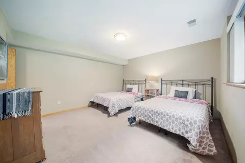 Bedroom - 2117 Cloudview Ct, Appleton, WI 54914 photo 5 of 10