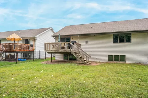 Exterior - 2117 Cloudview Ct, Appleton, WI 54914 photo 4 of 6