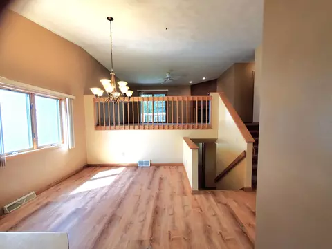 Living - 2117 Cloudview Ct, Appleton, WI 54914 photo 6 of 7