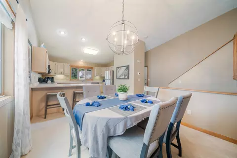 Dining - 2117 Cloudview Ct, Appleton, WI 54914 photo 3 of 3